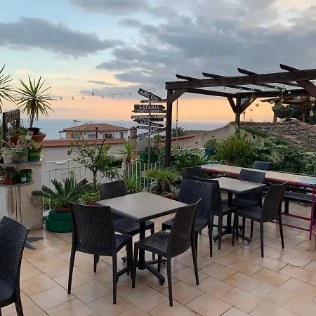 Hostel Taormina - Homstel-3